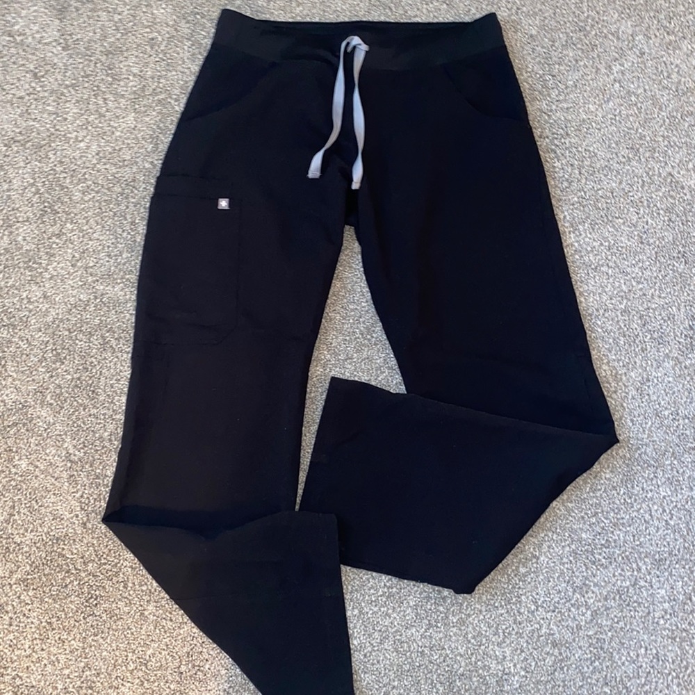 FIGS Kade scrub pants